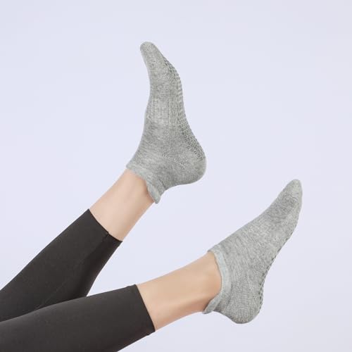 loudashuaiqi Grip Pilates Socks Non Slip Athletic Yoga Socks with Grips for Women Grippy socks for Hospital Workout Barre - style: Black/White/Grey