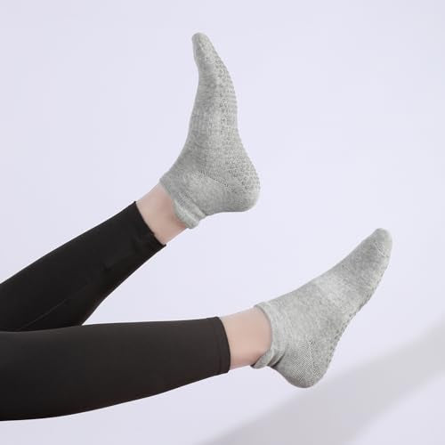 loudashuaiqi Grip Pilates Socks Non Slip Athletic Yoga Socks with Grips for Women Grippy socks for Hospital Workout Barre - style: 3grey