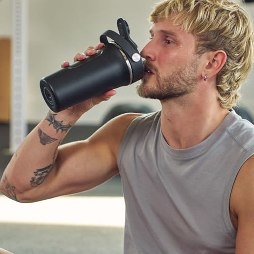 Hydro Flask Shaker Bottle – Insulated Stainless Steel Gym Bottle for Pre Workout & Protein 24 Oz Goji - color: Goji Red