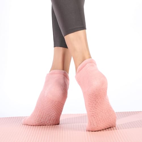 loudashuaiqi Grip Pilates Socks Non Slip Athletic Yoga Socks with Grips for Women Grippy socks for Hospital Workout Barre - style: Black/White/Pink