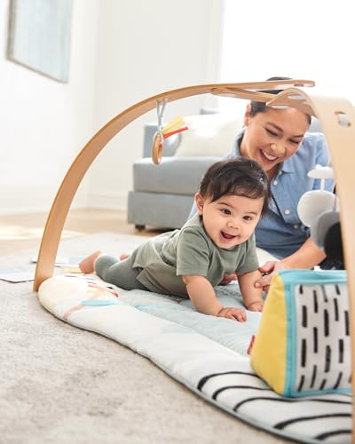 Skip Hop Baby Play Gym Montessori-Inspired 3-in-1 Sensory Tummy Time Activity Mat with 25+ Developmental Activities 4 Toys and 5 Parent Guide Cards with Stage-Based Activities Discoverosity Age 0-2y - color: Discoverosity Gym