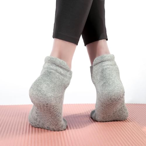 loudashuaiqi Grip Pilates Socks Non Slip Athletic Yoga Socks with Grips for Women Grippy socks for Hospital Workout Barre - style: 3grey