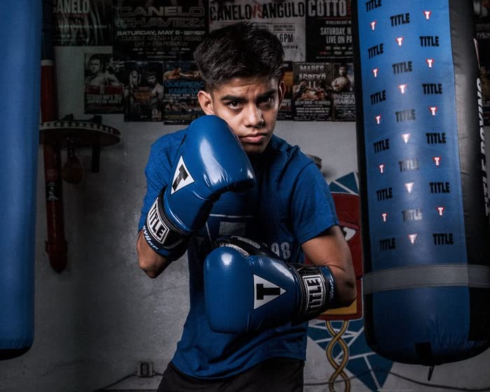 TITLE Boxing Gel Glory Super Bag Gloves 2.0 - Boxing Gloves, Punching Bag Gloves, Kickboxing Gloves, Punching Gloves, Heavy Bag Gloves, Boxing Gloves Men, Boxing Gloves Women, Boxing Equipment - color: Blue/Black, size: 16 oz