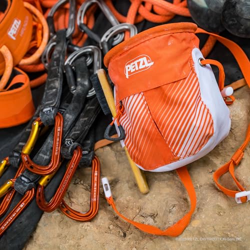 Petzl SAKAPOCHE Ergonomic Chalk Bag with Pocket - color: Nlack