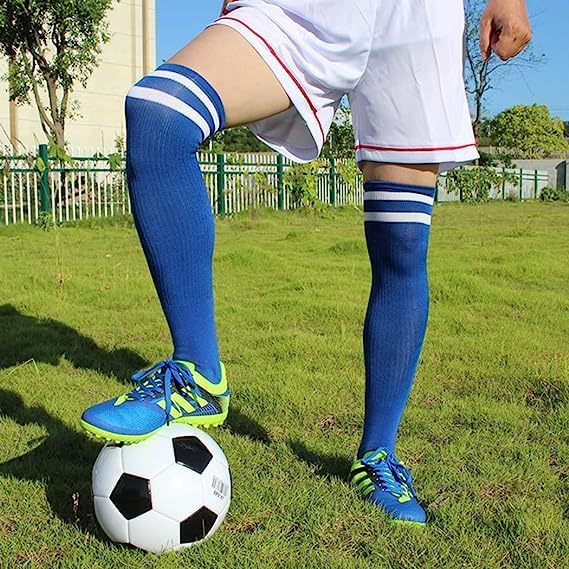 Soccer Shin Guards and Socks for Toddler Kids, Lightweight Soccer Shin Pads & Sleeves Equipment, Protective Defender Gear for 3-6 Years Old Children Boys Girls Sports Game - color: Blue